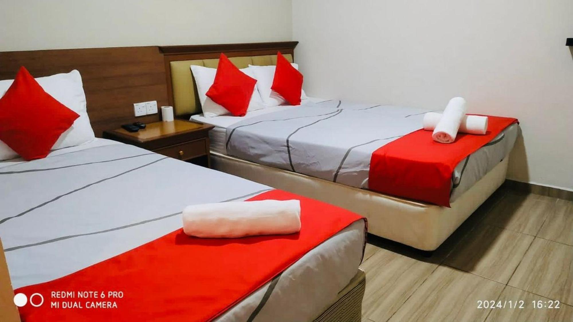 โอโย 43954 โฮเต็ล คาซา เรโอ Hotel กำปง บากัน ลาลัง ภายนอก รูปภาพ